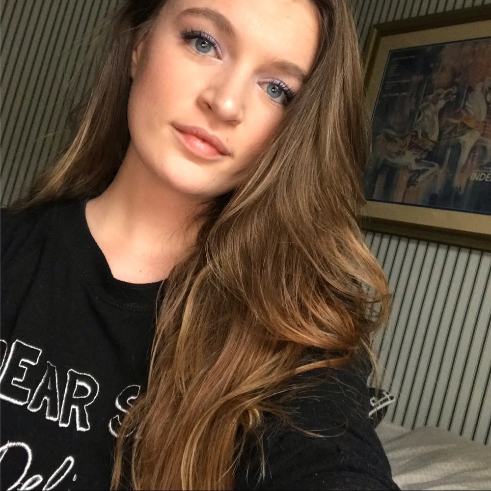 Meet your Posher, Laura